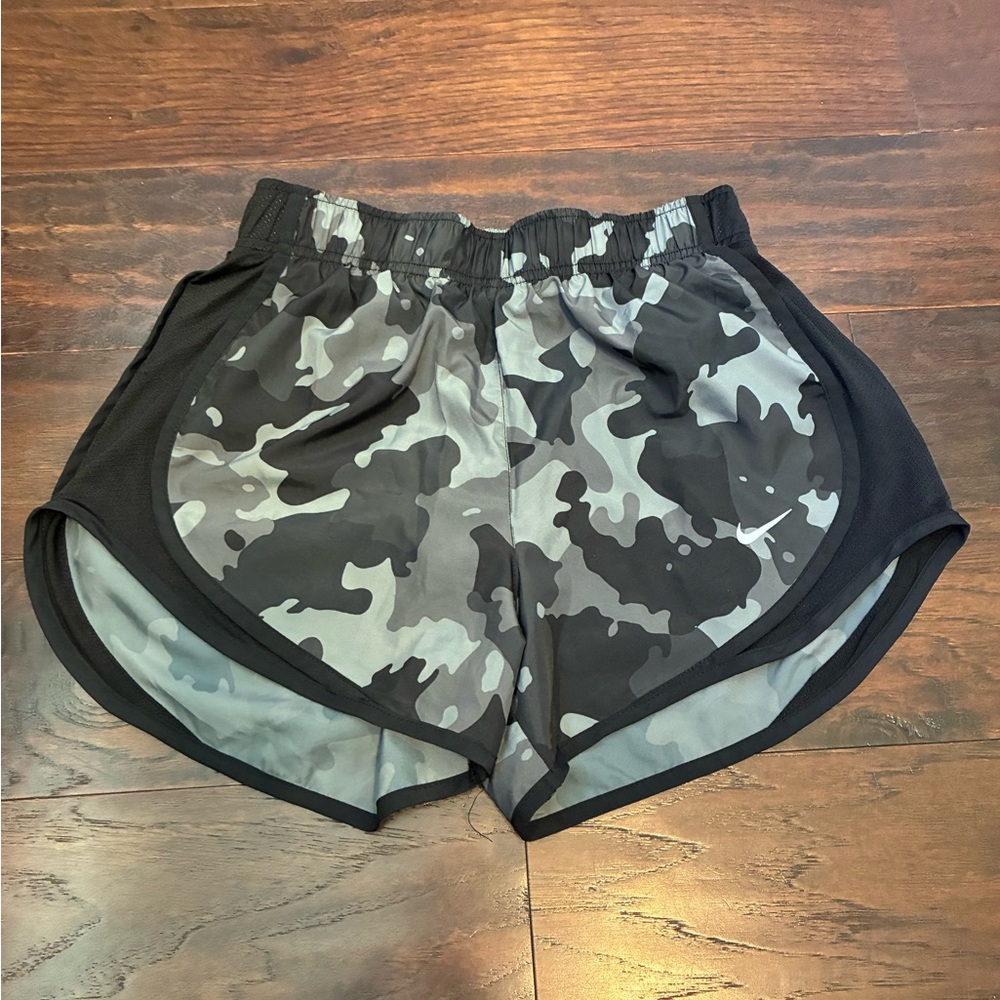 Nike Tempo Camouflage Women's Shorts